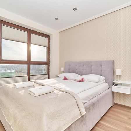 Apartment Wroclaw Krakowska With Balcony And Free Garage By Noclegi Renters Екстериор снимка