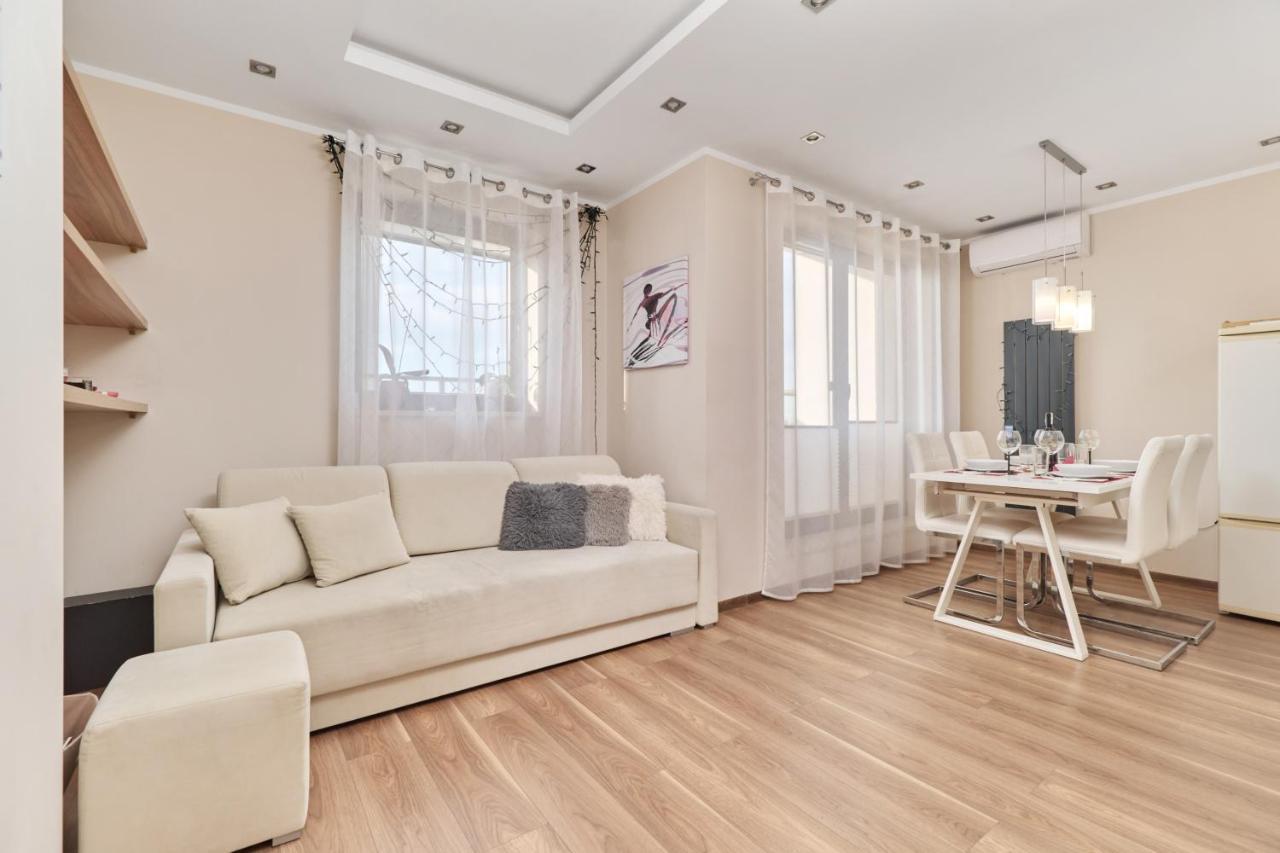 Apartment Wroclaw Krakowska With Balcony And Free Garage By Noclegi Renters Екстериор снимка