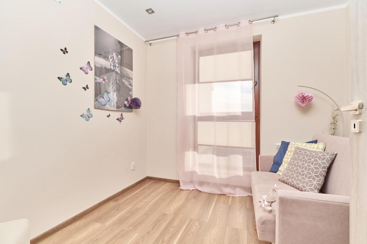 Apartment Wroclaw Krakowska With Balcony And Free Garage By Noclegi Renters Екстериор снимка