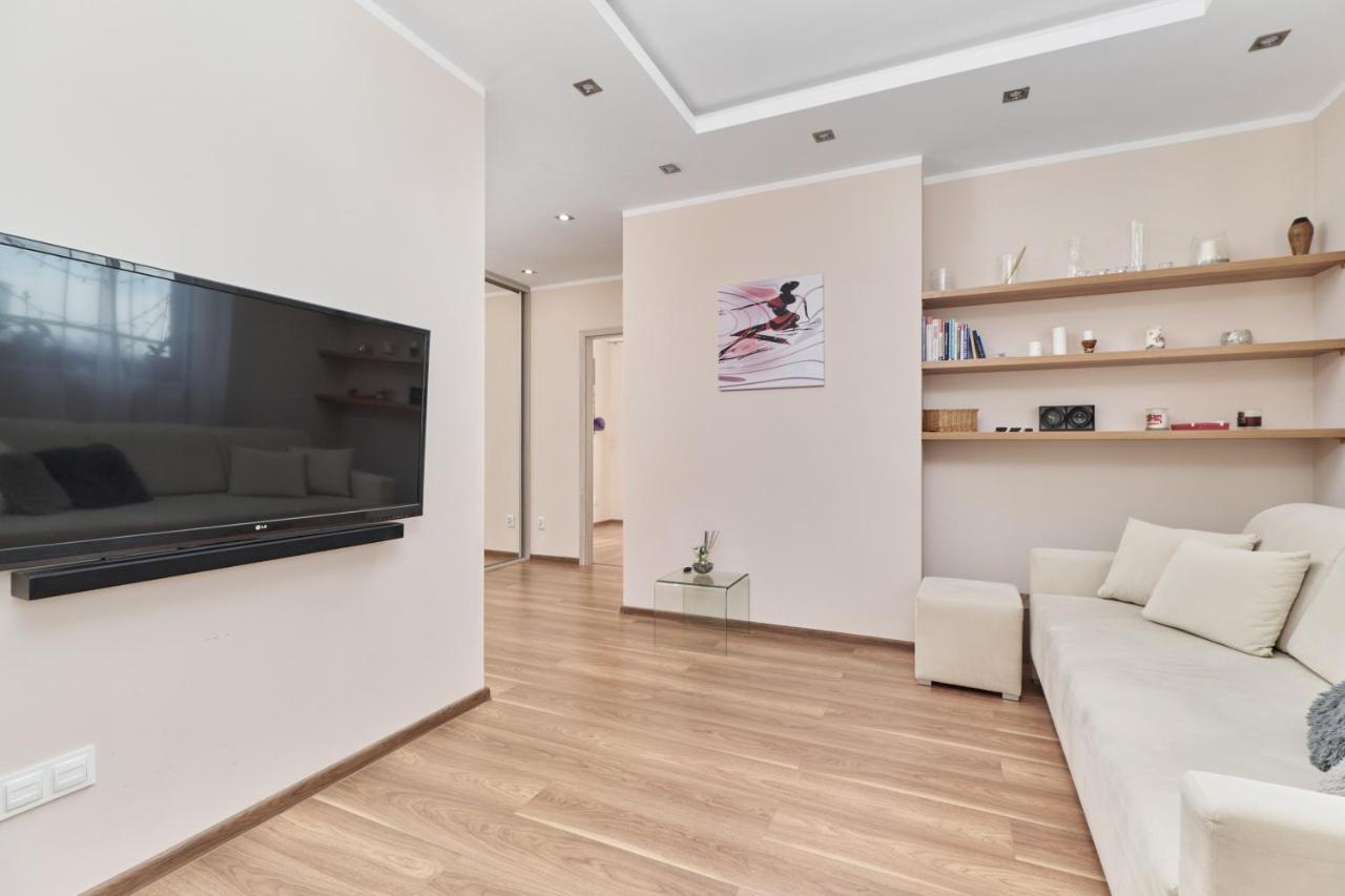 Apartment Wroclaw Krakowska With Balcony And Free Garage By Noclegi Renters Екстериор снимка