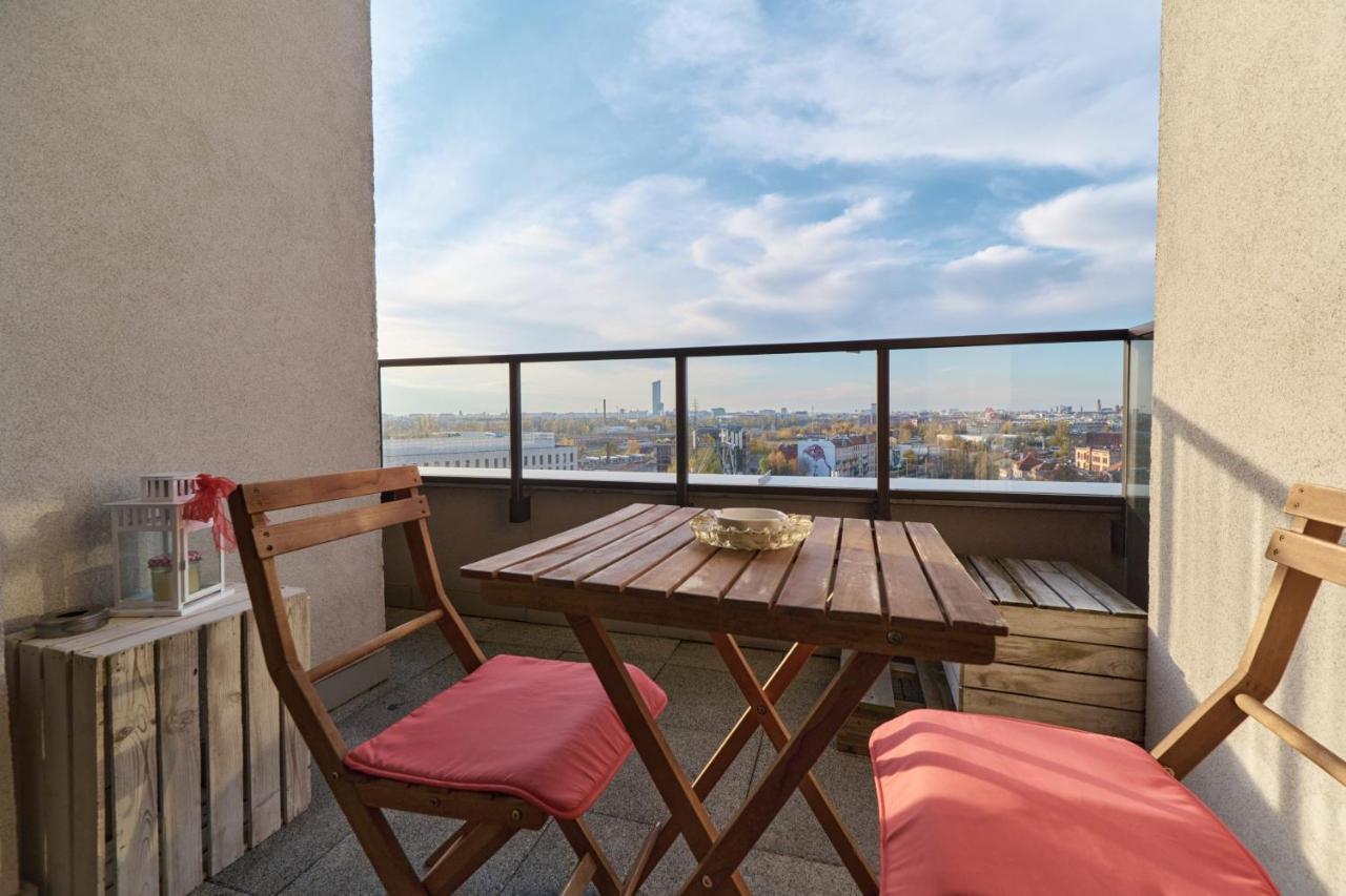 Apartment Wroclaw Krakowska With Balcony And Free Garage By Noclegi Renters Екстериор снимка