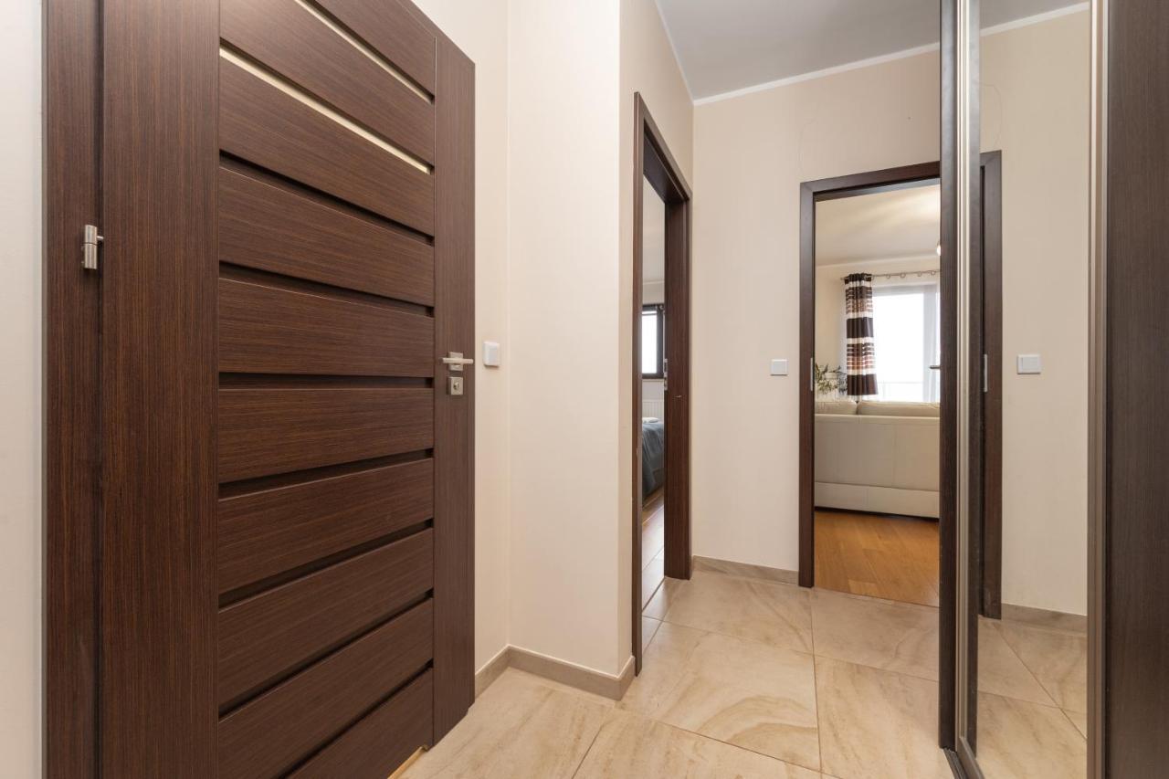 Apartment Wroclaw Krakowska With Balcony And Free Garage By Noclegi Renters Екстериор снимка